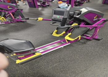 leg exercise machines at planet fitness