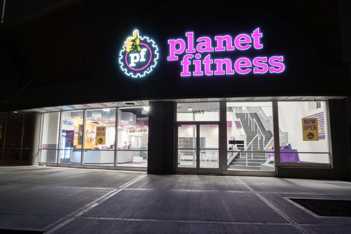 planet fitness clifton hours