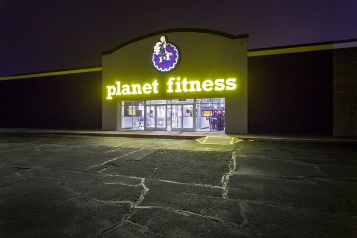 planet fitness denton highway haltom city tx
