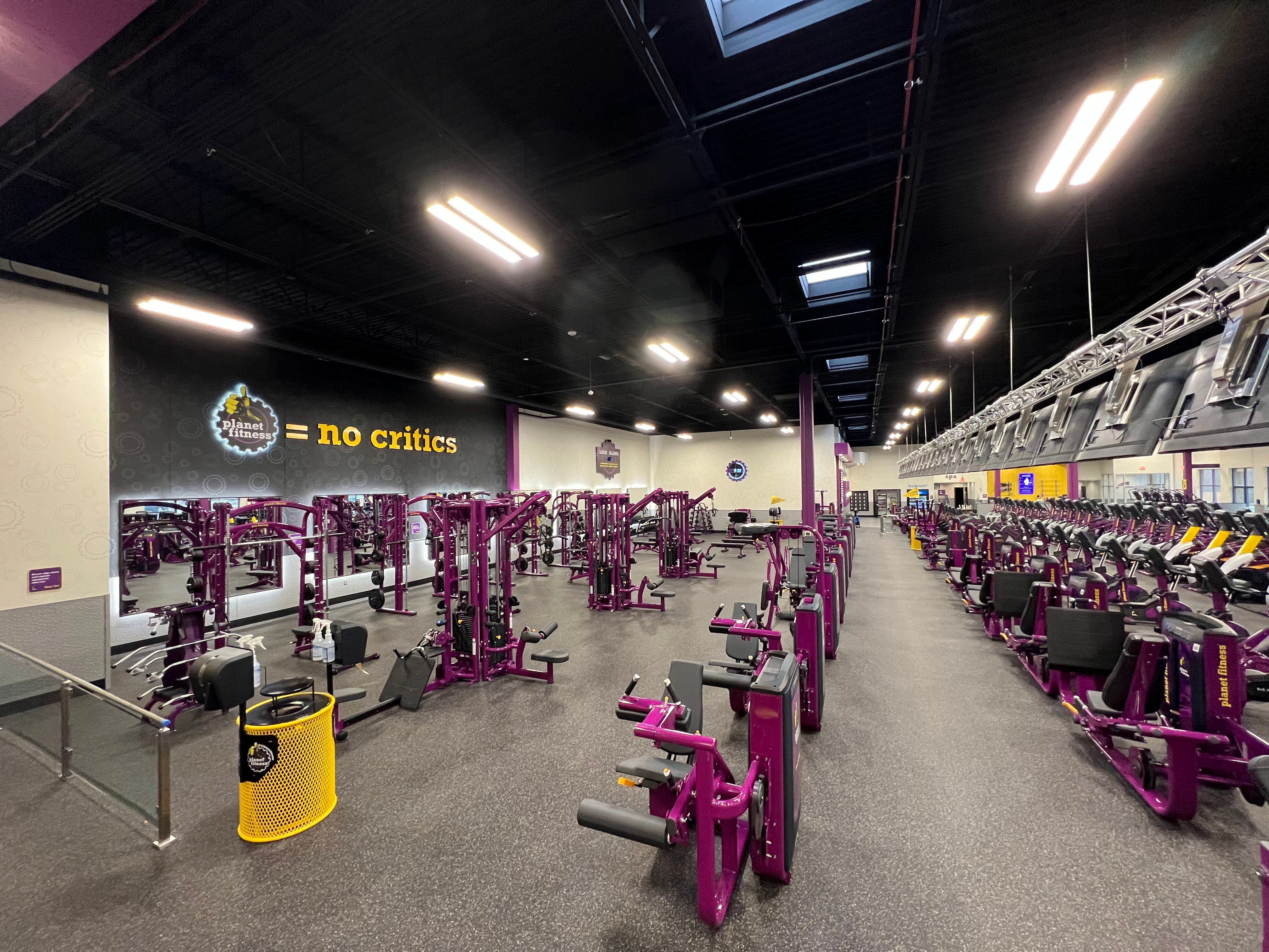 planet fitness salina