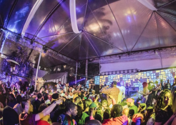 dance clubs open now