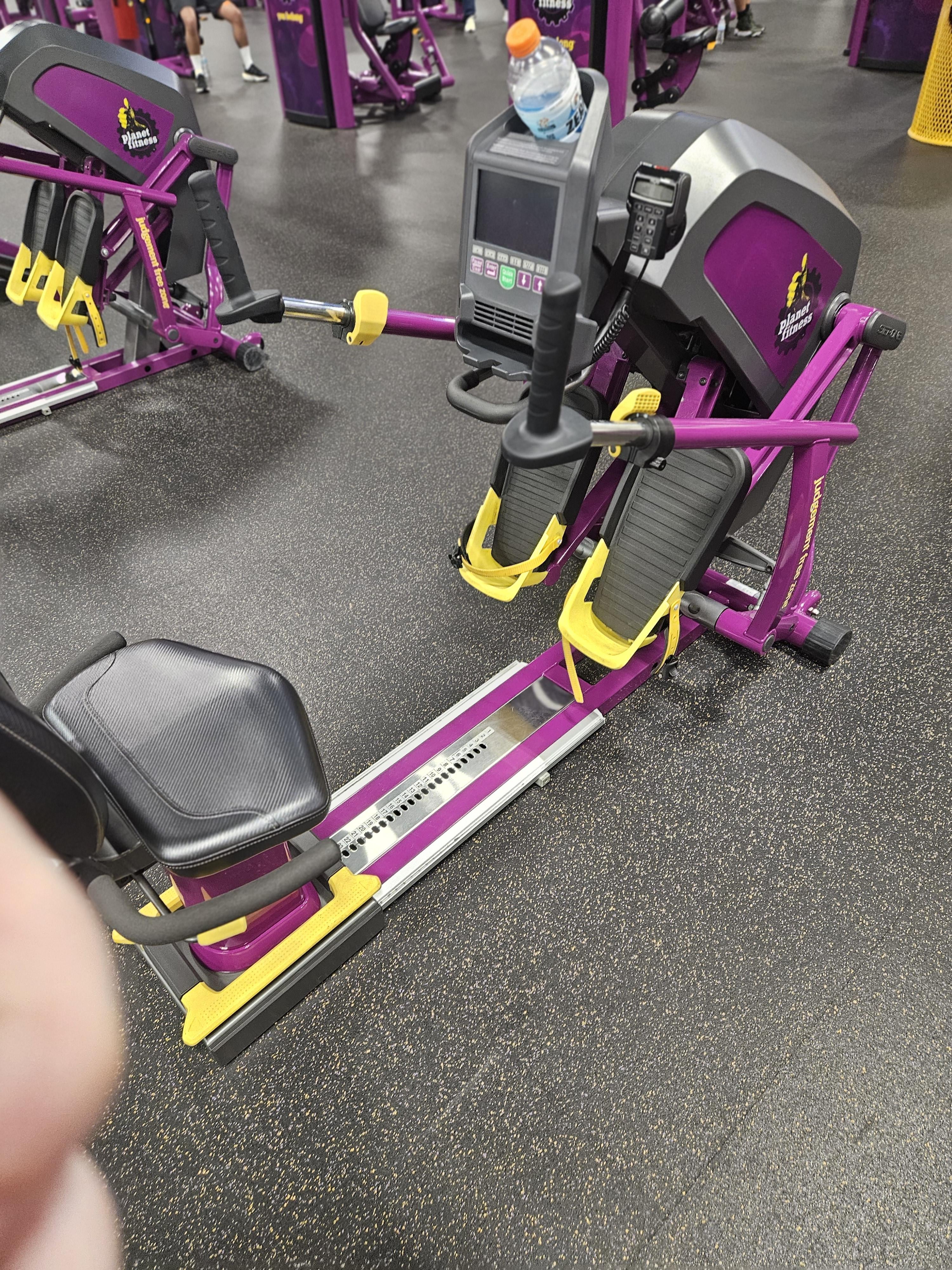 what does planet fitness have for equipment