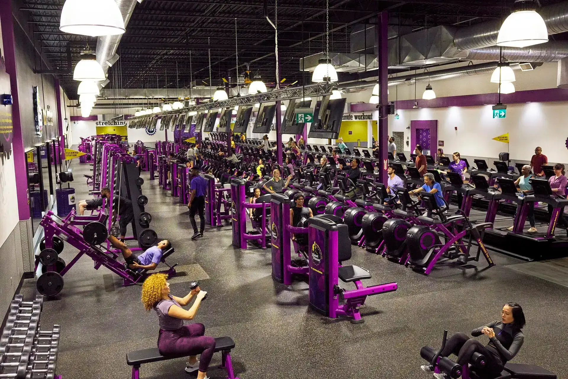 what does planet fitness have for equipment