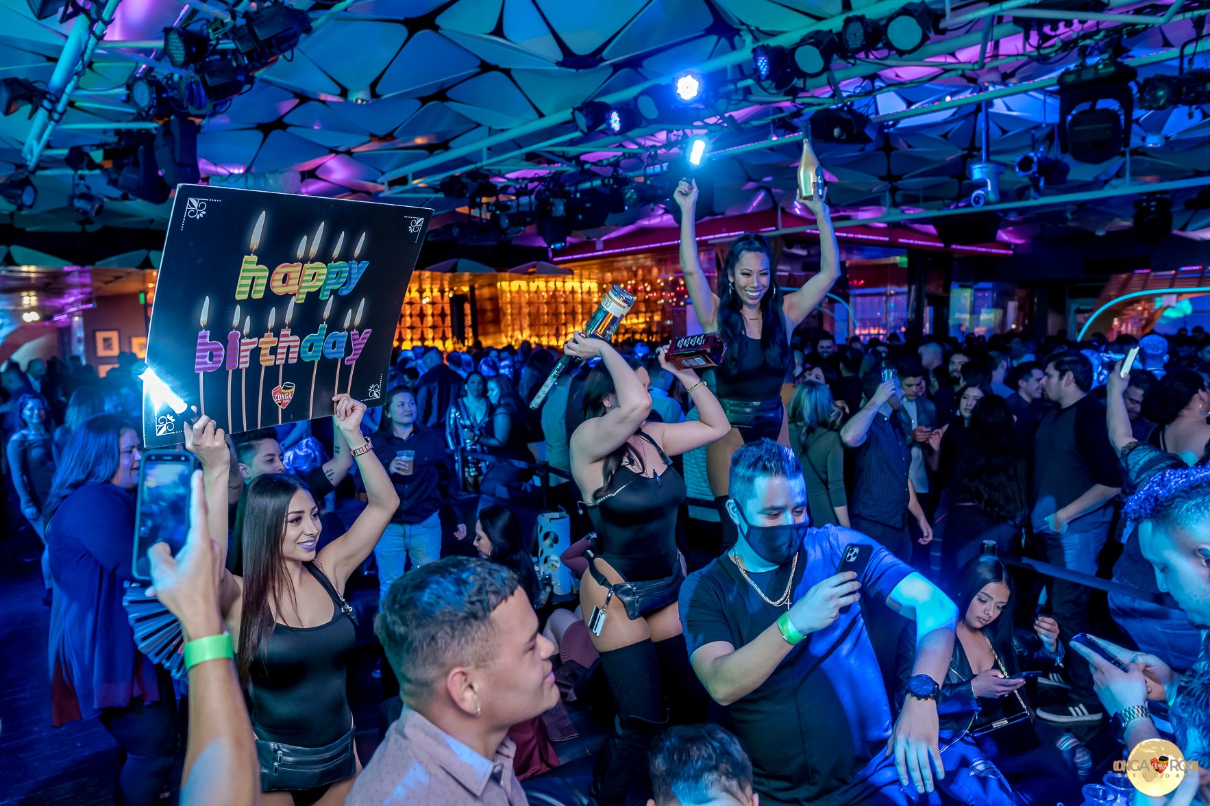 dance clubs open now