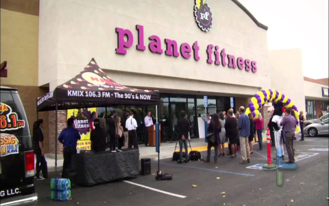 planet fitness grand opening